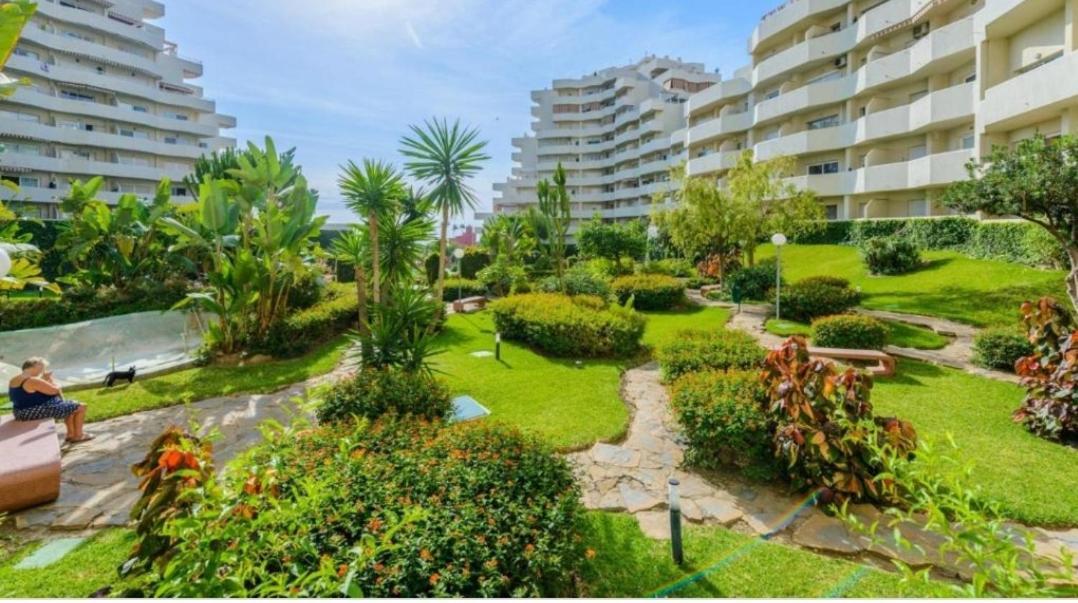 Precioso Apartamento Con Piscinas Y Vistas Al Mar. 贝纳尔马德纳 外观 照片