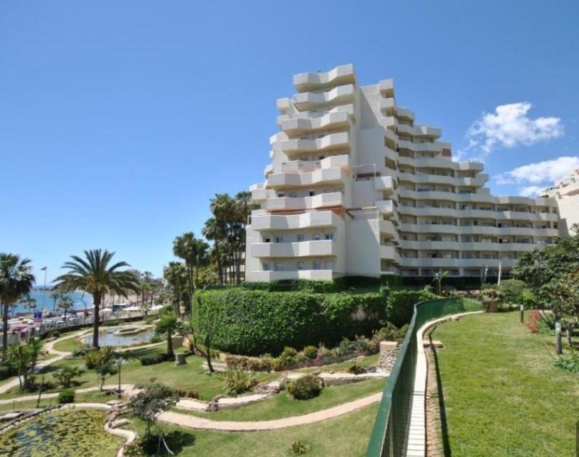 Precioso Apartamento Con Piscinas Y Vistas Al Mar. 贝纳尔马德纳 外观 照片